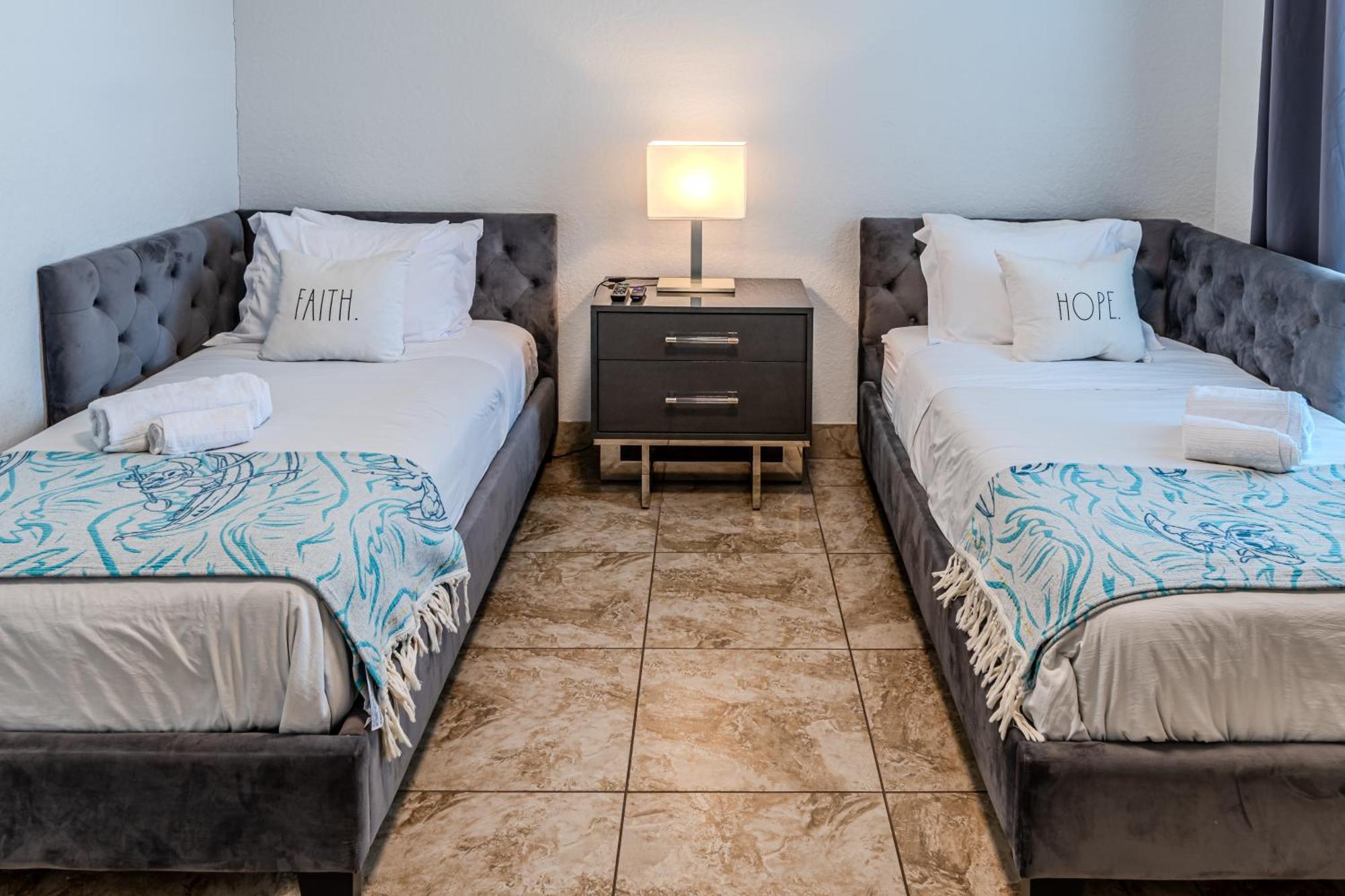 Apartment 3 Bedroom In Tuscana Resort , 15" From Disney كيسيمي المظهر الخارجي الصورة